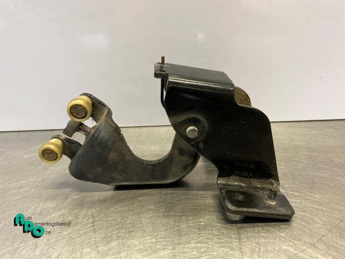 Roulette porte coulissante droite d'un Peugeot Expert (Exper, -, 3 mois de garantie, Utilisé, -