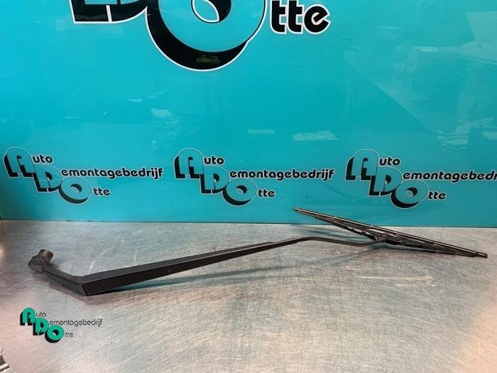 Ruitenwisserarm voor van een Mazda 5 (5 05-), Gebruikt, -, -, Ophalen of Verzenden