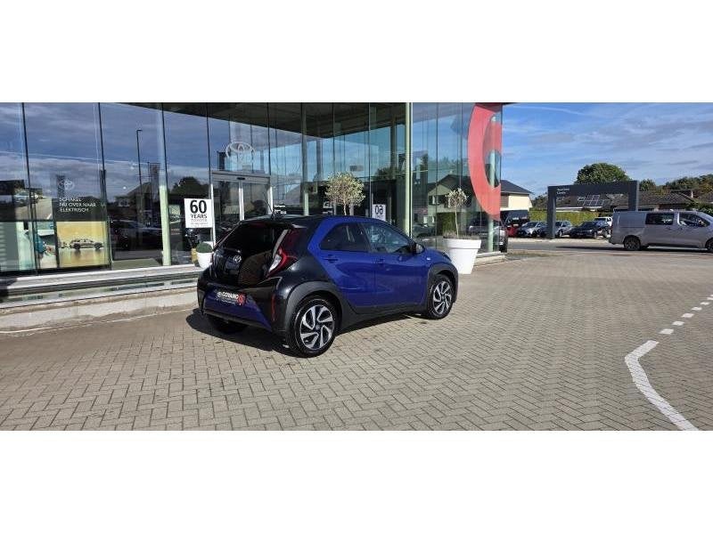Toyota Aygo pulse, Automaat, Blauw, 72 pk, Bedrijf
