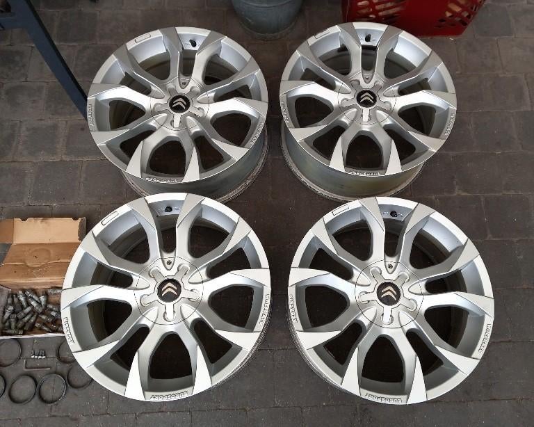 Jantes Wolfrace Assassin 8x18 pouces | 5x108 | 250€, Autos : Pièces & Accessoires, Pneus & Jantes, Jante(s), 18 pouces, Autre