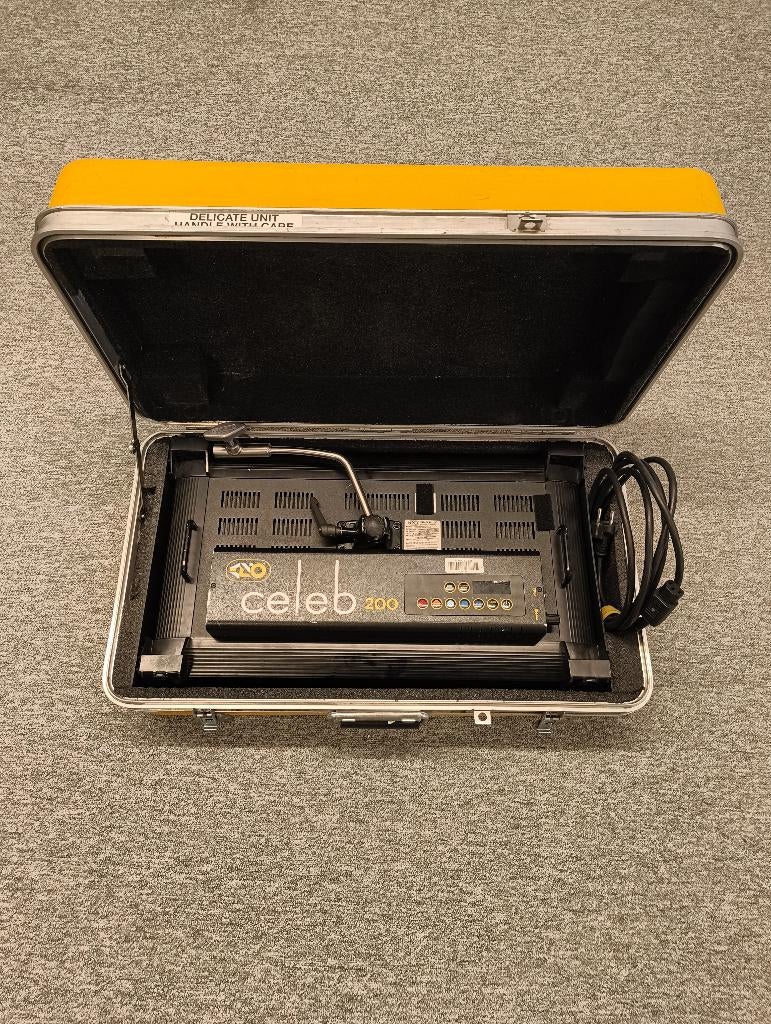 LED panel Kino Flo Celeb 200 + hardcase, Ophalen of Verzenden, Gebruikt