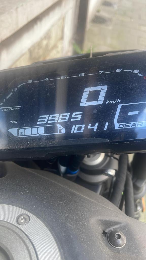 MTN690 YAMAHA , couleur Noir, tres bon etat et peux de km., Enlèvement