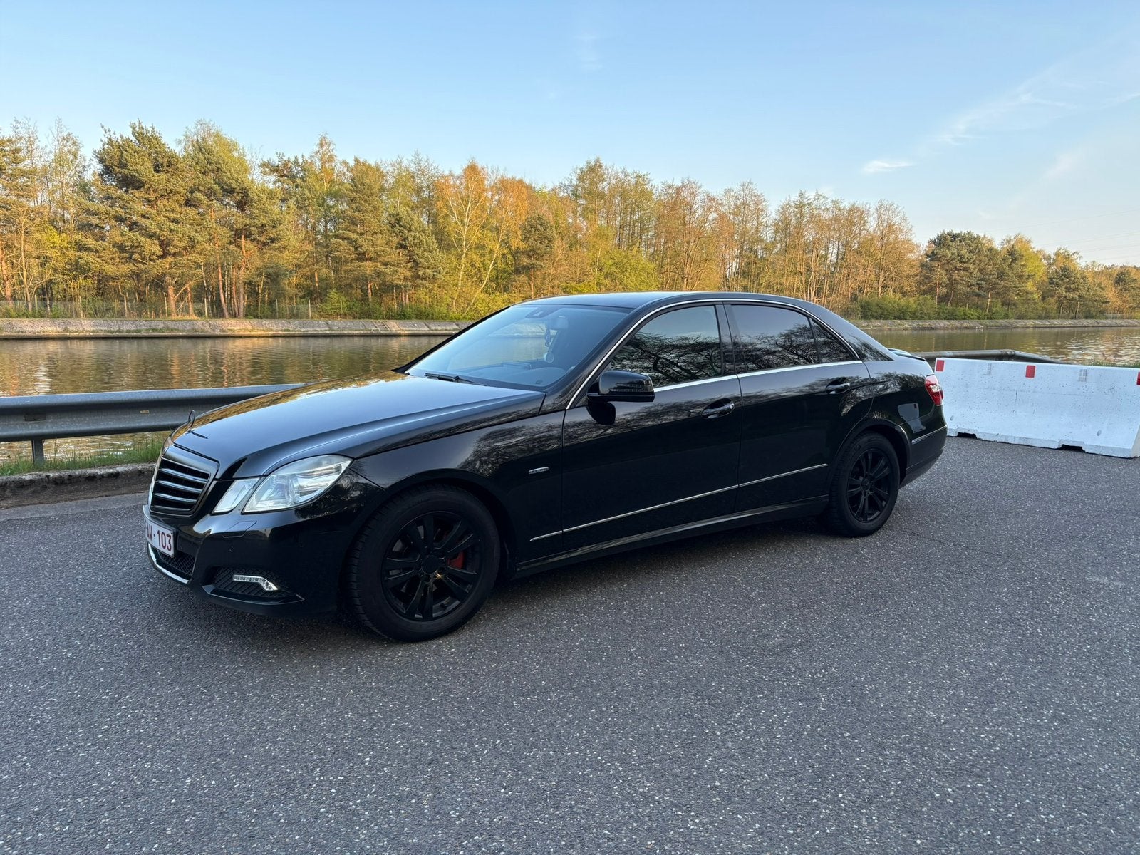 Mercedes - Benz E220 euro 5 automaat diesel, Auto's, Automaat, Achterwielaandrijving, Zwart, Leder en Stof
