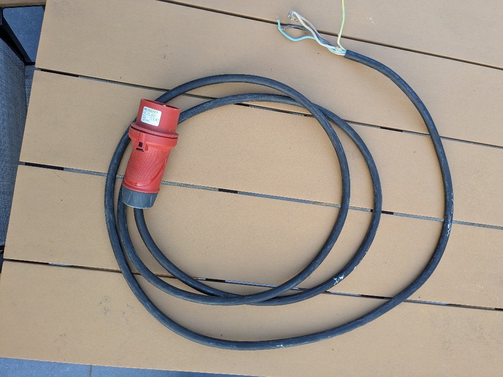 CEE-stekker 16A met 4 meter rubber kabel, Ophalen, Gebruikt, Stekker