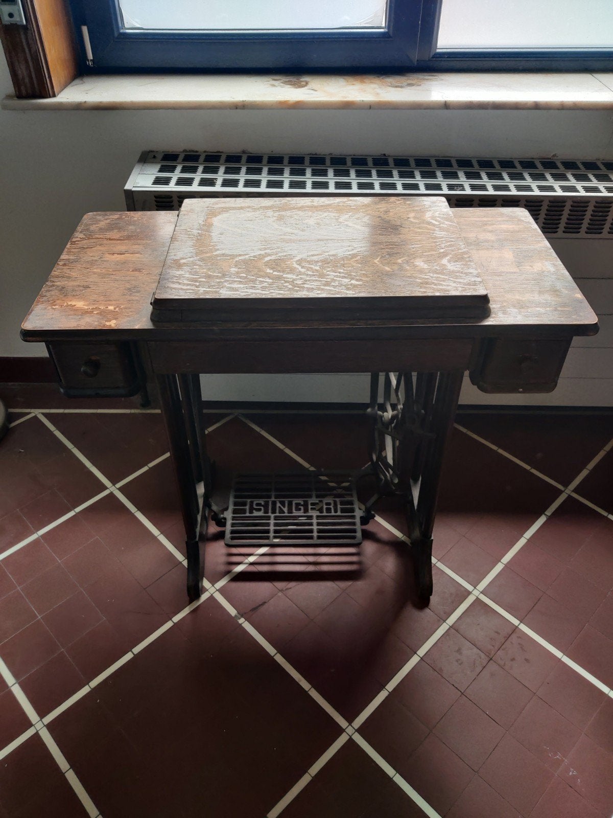table à coudre ; machine à coudre ancienne, Antiquités & Art, Enlèvement