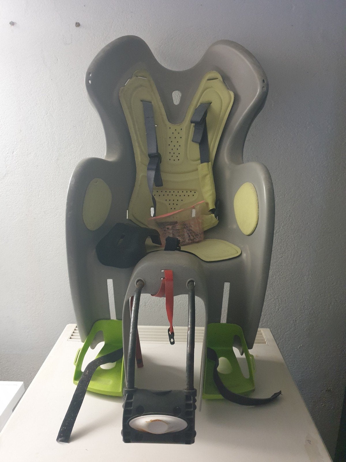 fietsstoel met bevestigingsmateriaal, Fietsen en Brommers, Fietsaccessoires | Fietsstoeltjes, Ophalen, Achterzitje, 9 t/m 18 kg
