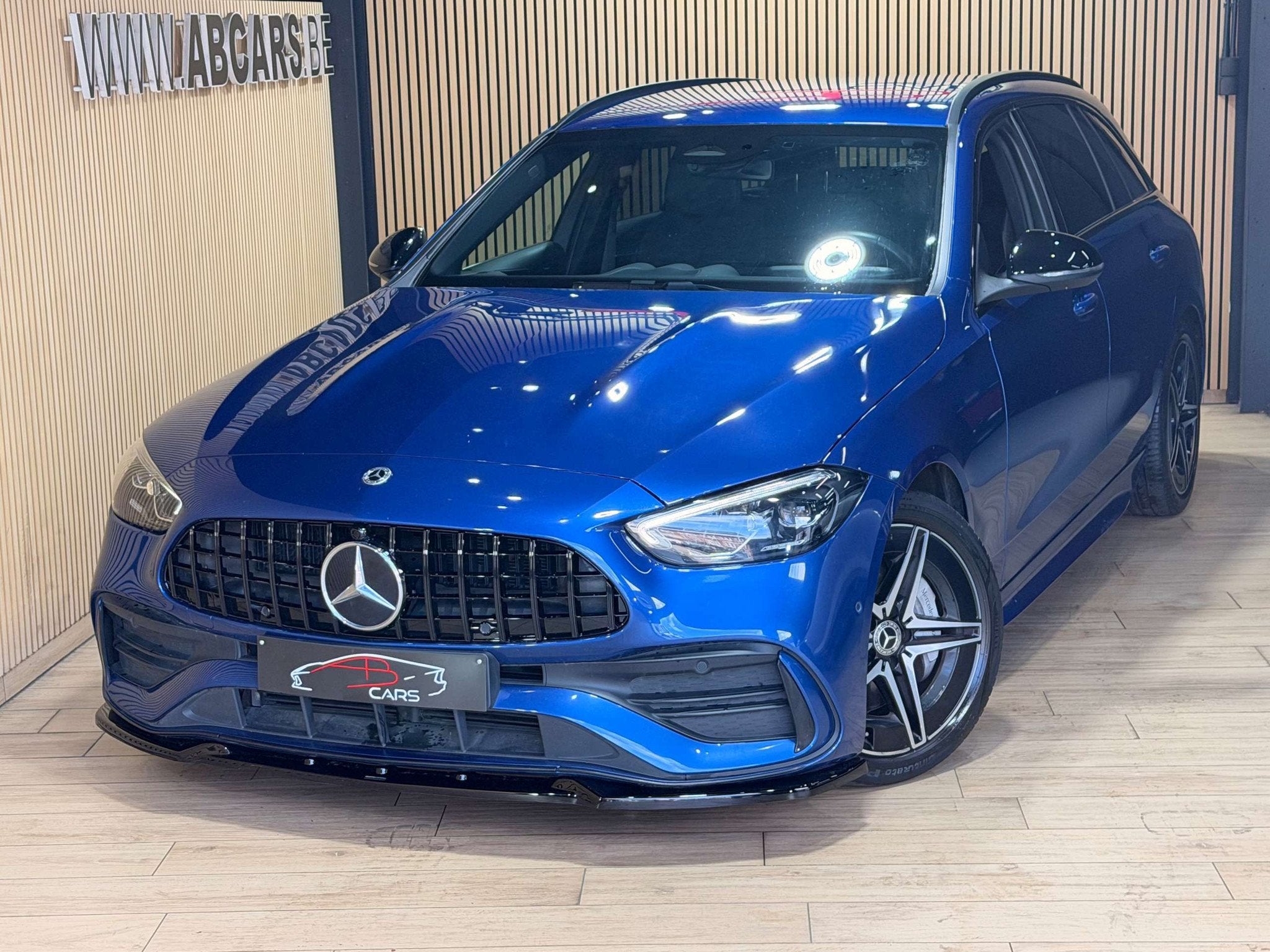 Mercedes-Benz C-Klasse 180 * BREAK * PACK AMG / LOOK 63 * 1E, Auto's, Automaat, Gebruikt, 4 cilinders, Blauw