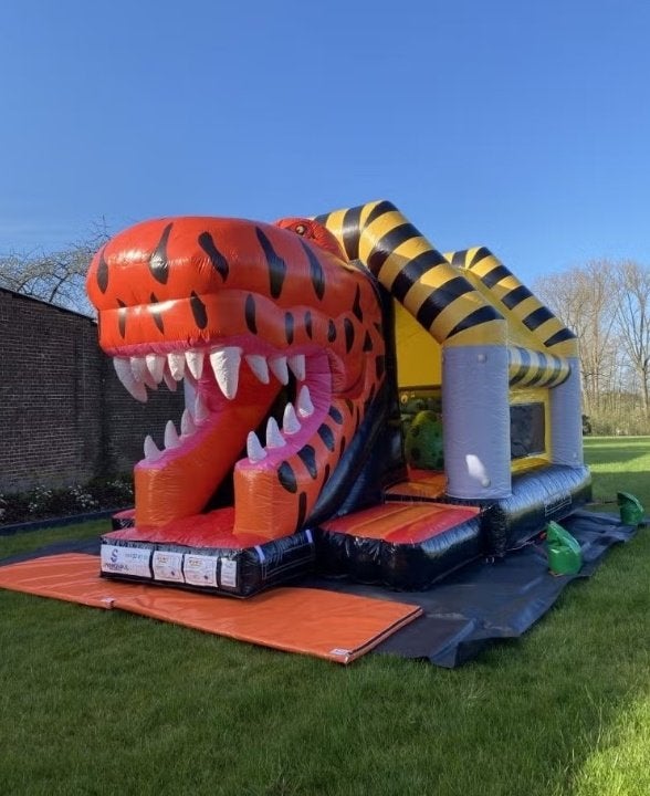 Springkasteel Dino, Ophalen, Gebruikt