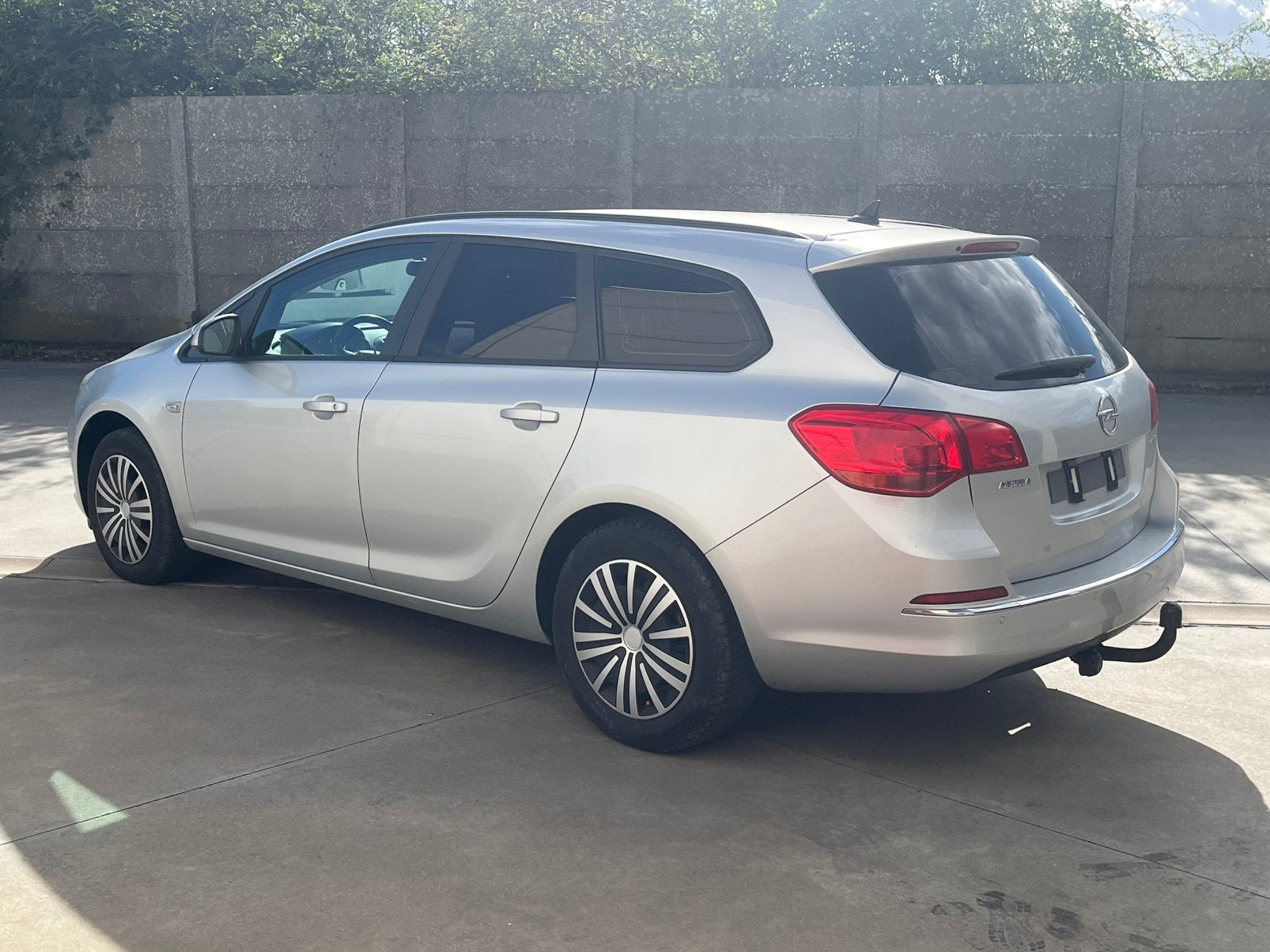 Opel Astra Break 1.4 Benzine 2015 met 137000km*GPS*PERFECT*, Auto's, Euro 5, Stof, Zwart, 4 cilinders