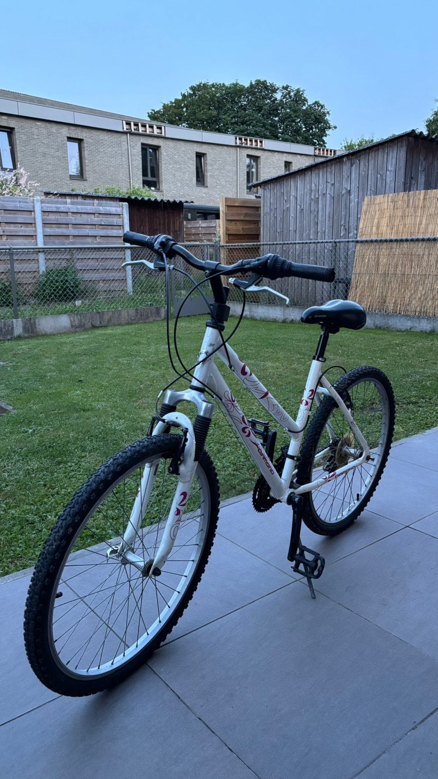 Wit/roze mountainbike te koop, Fietsen en Brommers, Gebruikt, 57 cm of meer, Dames, Ophalen