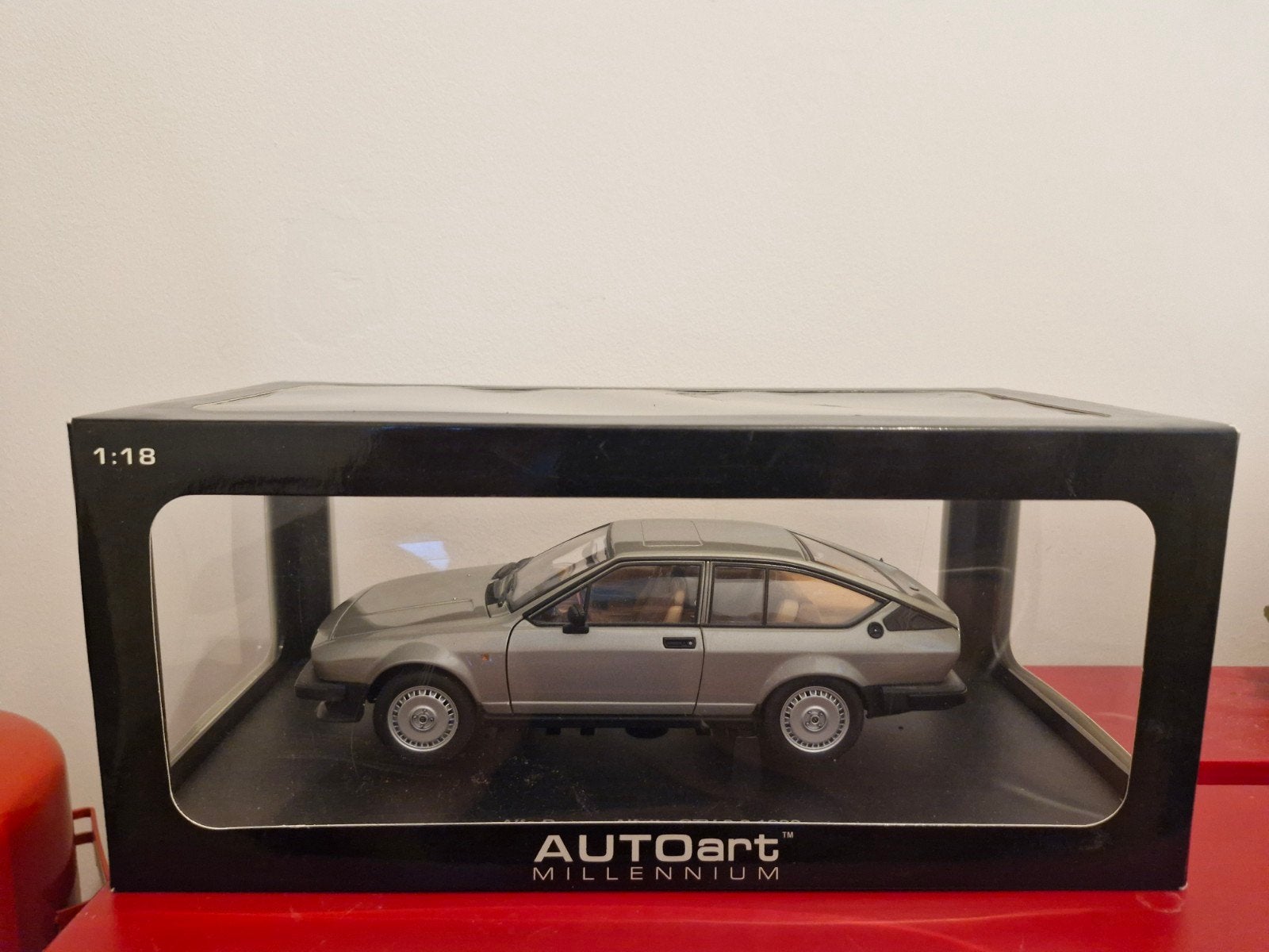 AUTOart Alfa Romeo Alfetta GTV 2.0 1980, Hobby & Loisirs créatifs, Voitures miniatures | 1:18, Enlèvement ou Envoi, Autoart