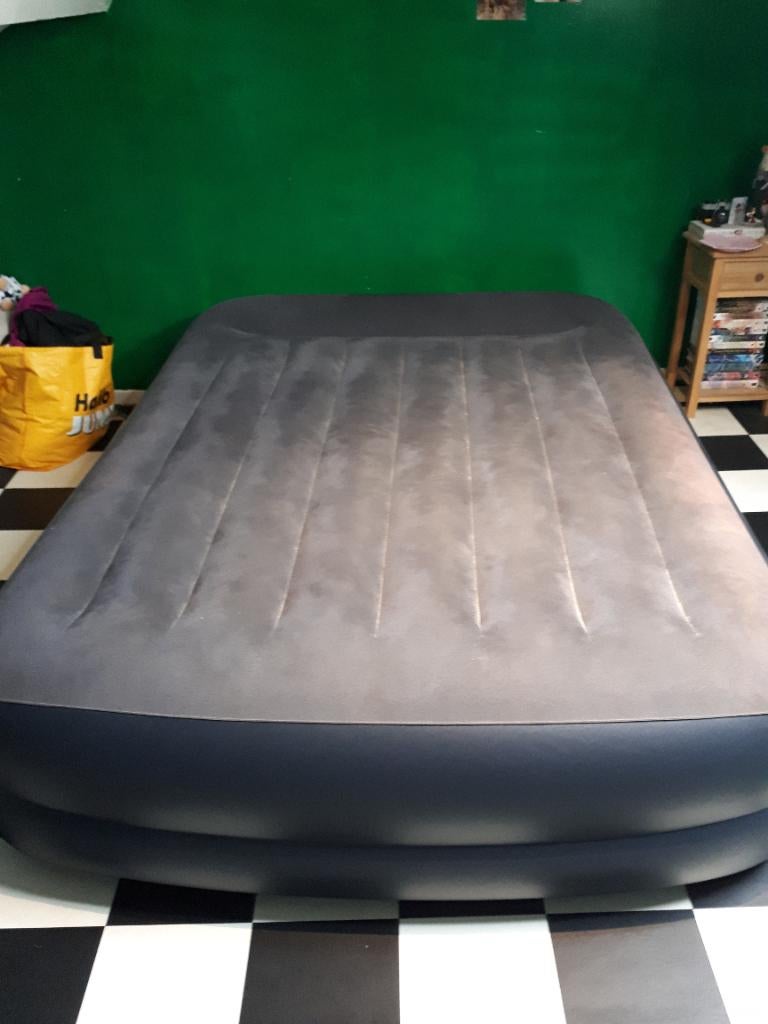 luchtmatras, Caravanes & Camping, Matelas pneumatiques, Enlèvement, Pompe intégrée, Utilisé, 2 personnes