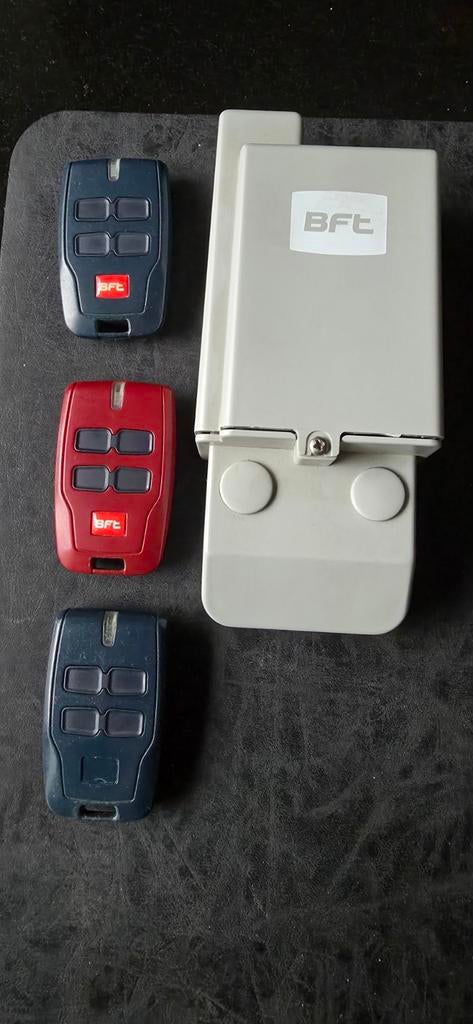 BFT CLONIX  ontvanger +  en BTF zenders (4), Telecommunicatie, Zenders en Ontvangers, Ophalen of Verzenden, Gebruikt, Zender en Ontvanger