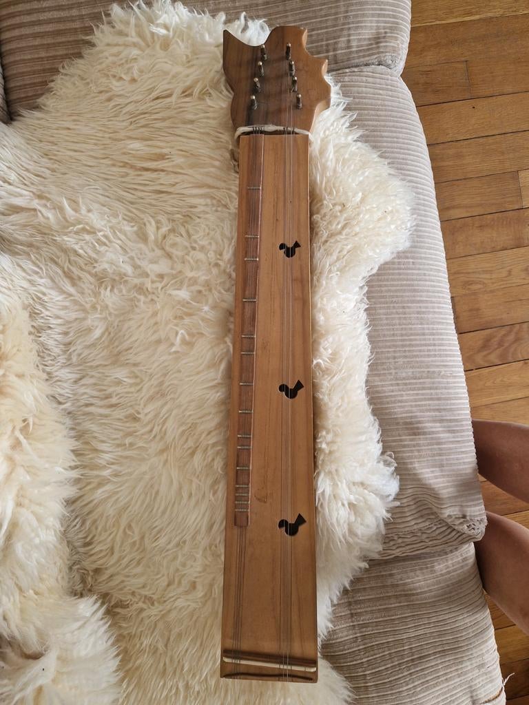 Jolie épinette ancienne, Musique & Instruments, Instruments à corde | Autre