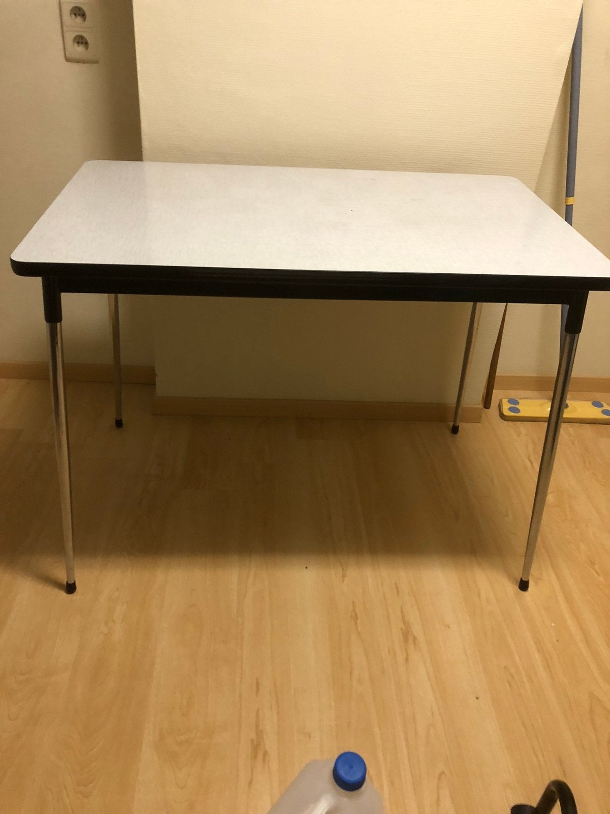 Retro tafel, Ophalen