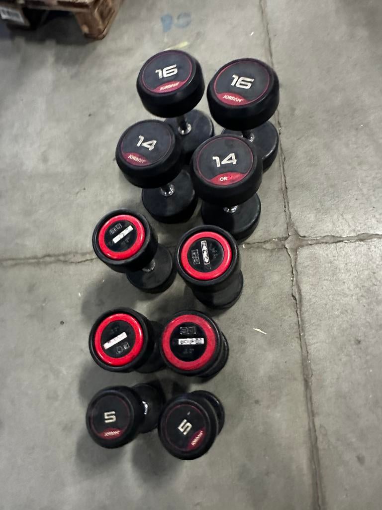 Vaste Rubberen Dumbells 2x5kg,2x6kg,2x8kg,2x14kg,2x16kg, Sports & Fitness, Équipement de fitness, Utilisé, Haltère, Enlèvement