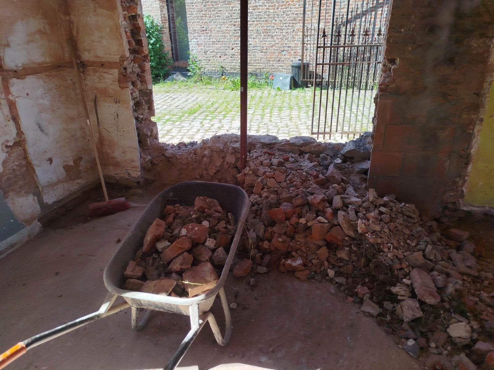 Démolition, entretien jardin, démontage, Offres d'emploi, Emplois | Bâtiment