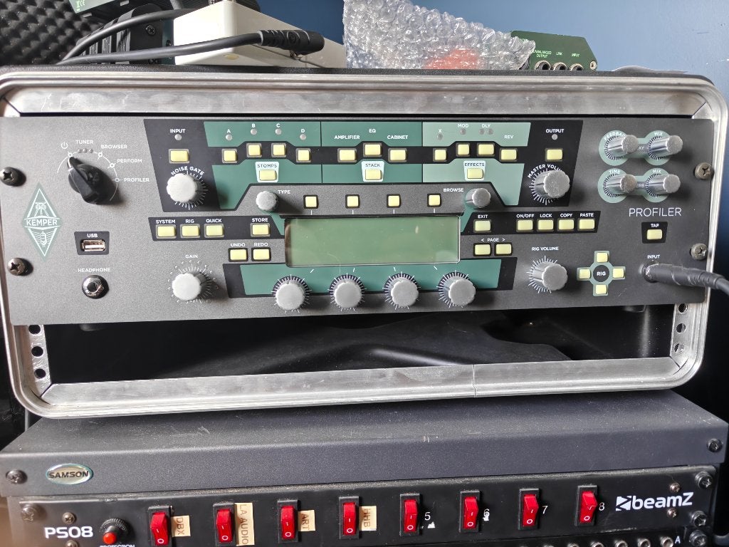 Kemper + Case + Behringer FCB1010 Floorboard, Muziek en Instrumenten, Versterkers | Bas en Gitaar, Ophalen, Zo goed als nieuw