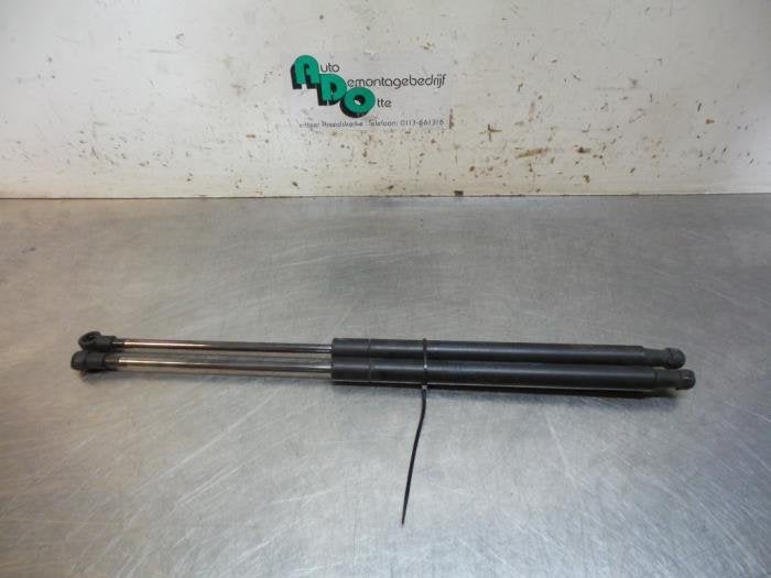 Kit amortisseur gaz hayon d'un Toyota Auris (Auris 07-), -, Toyota, Utilisé, -