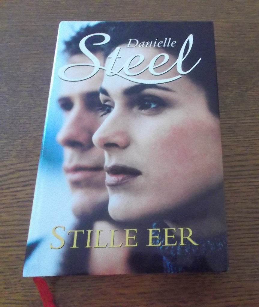 Stille eer / Danielle Steel, Boeken, Romans, Ophalen, Zo goed als nieuw, Danielle Steel, Amerika