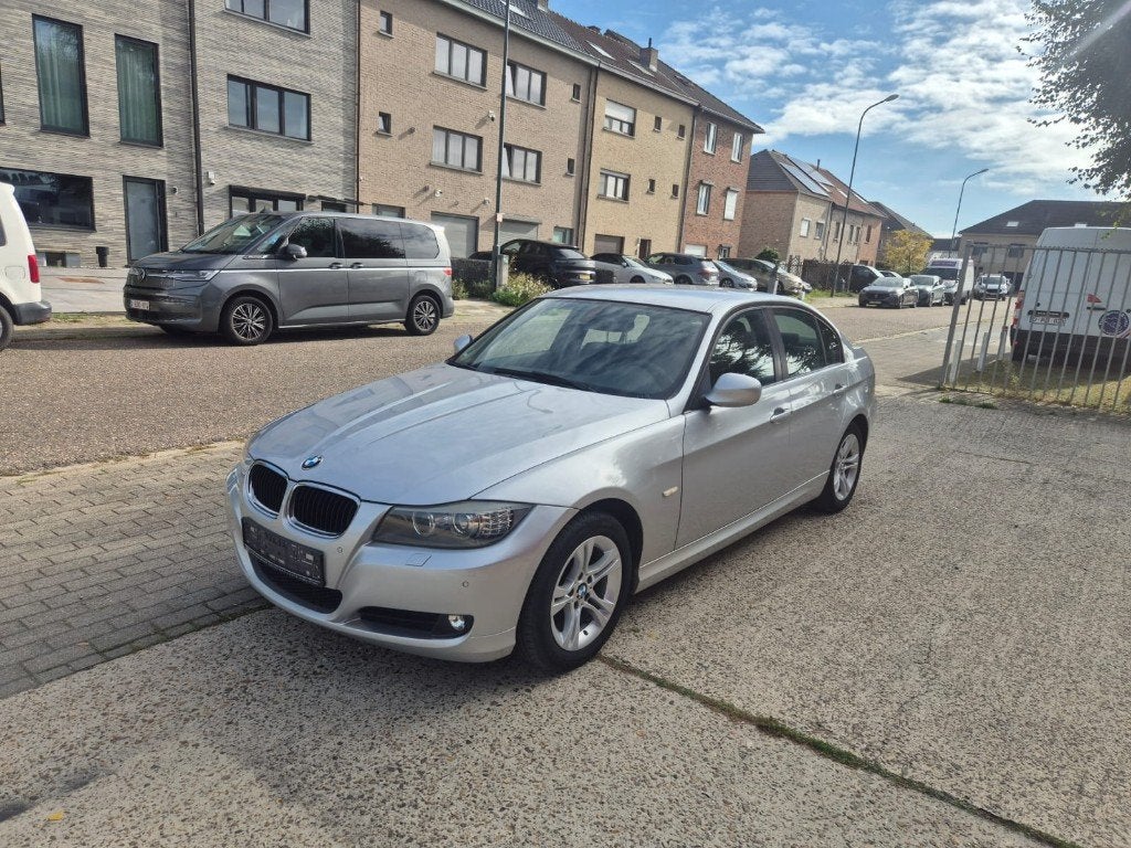 BMW 318 - Airco - Capteurs stationnement/ Régulateur vitesse, Achat, 4 portes, Entreprise, Carnet d'entretien