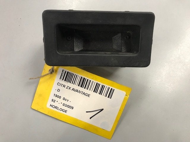 HORLOGE Renault 4 (01-1962/12-1993) (9605927477), Renault, Mevr. I. Hauben, Utilisé, Rue de l'Espoir 34 34
4030  GRIVEGNÉE, BE