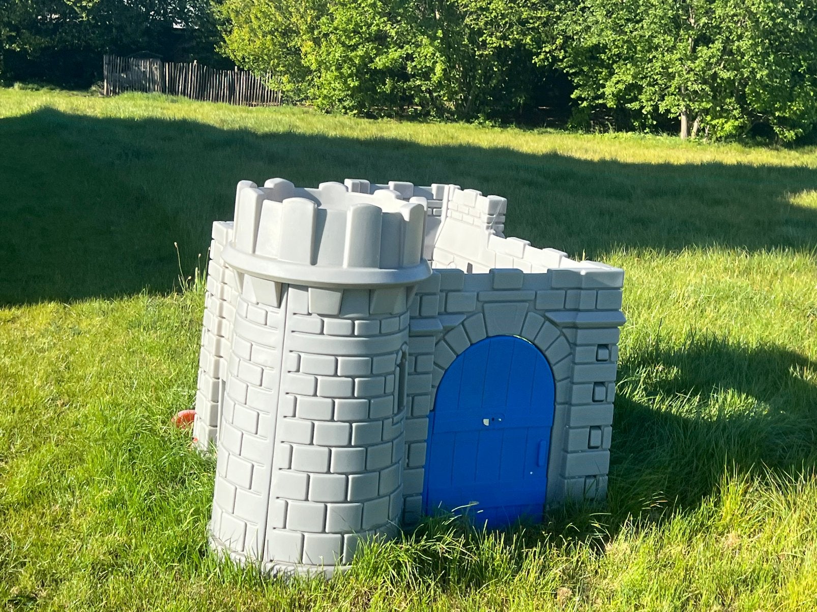 Speelhuisje / kasteel met glijbaan (nieuwprijs €500), Ophalen, Gebruikt, Kunststof