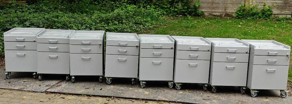 Partij van 8 mobiele ladeblokken, Ophalen, Gebruikt