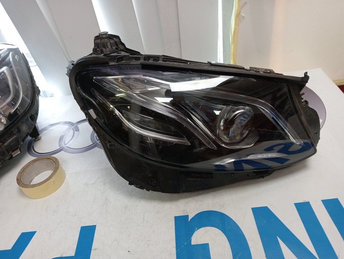 Mercedes Benz E klasse W213 Koplamp Rechts A2139069608, Utilisé, -, -, Enlèvement ou Envoi