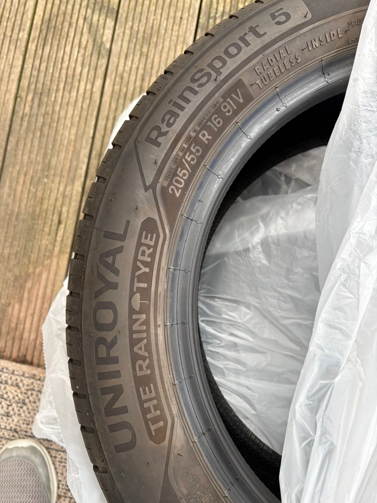 Uniroyal Rainsport 205/55 R16 91V 2 stuks zo goed als nieuw, Autos : Pièces & Accessoires, Pneus & Jantes, 16 pouces, Véhicule de tourisme