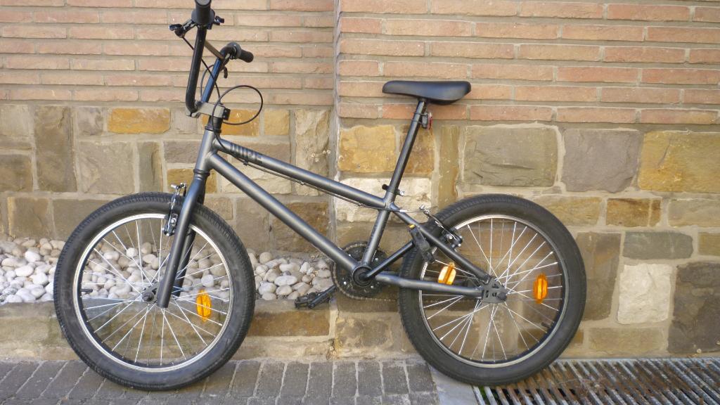BMX Wipe Grey BTwin 20" 9-14 jaar, Ophalen, 16 tot 20 inch, Velgrem, Zo goed als nieuw