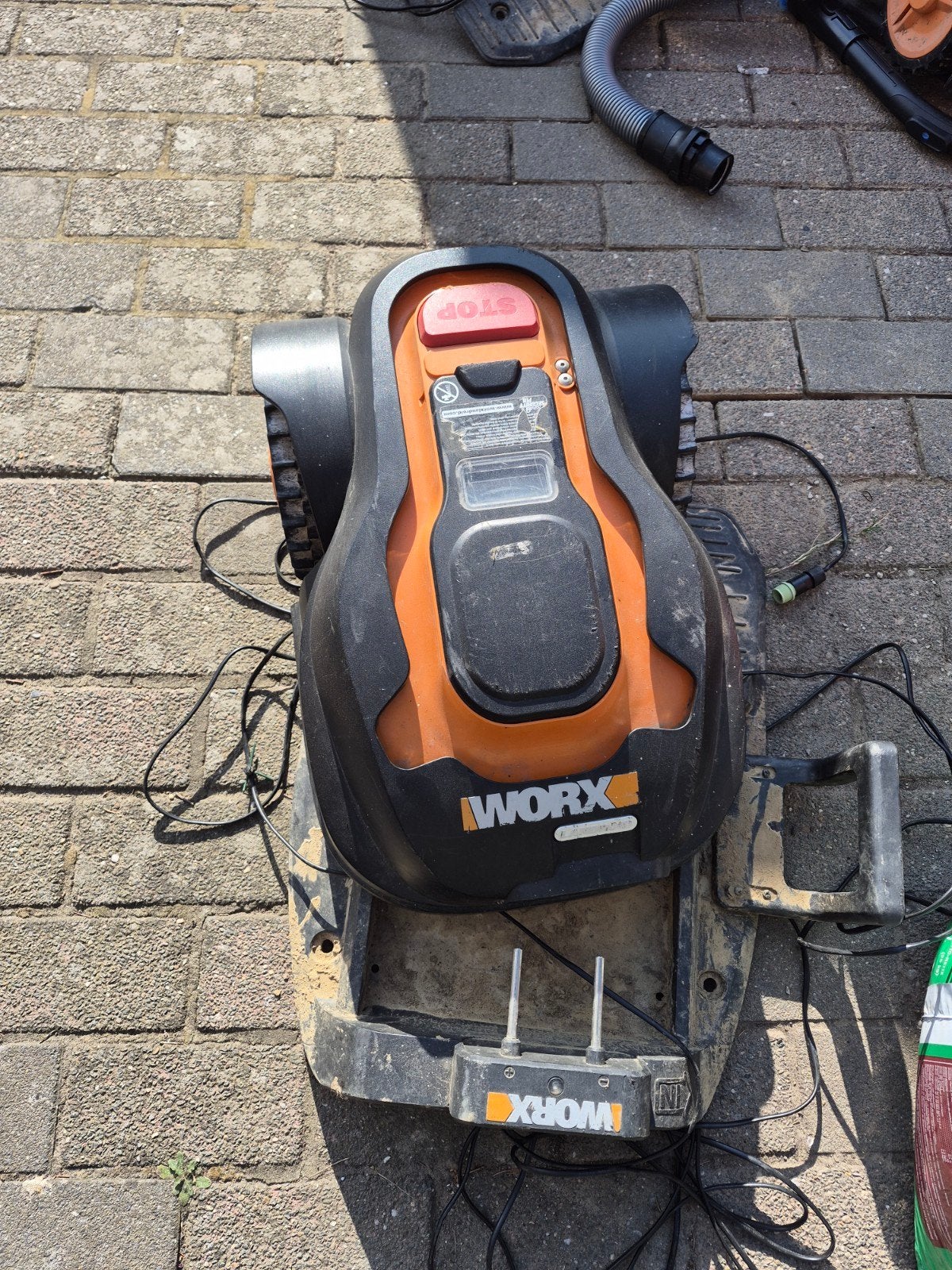 Tondeuse à gazon robotisée Worx, Jardin & Terrasse, Tondeuses à gazon, Enlèvement
