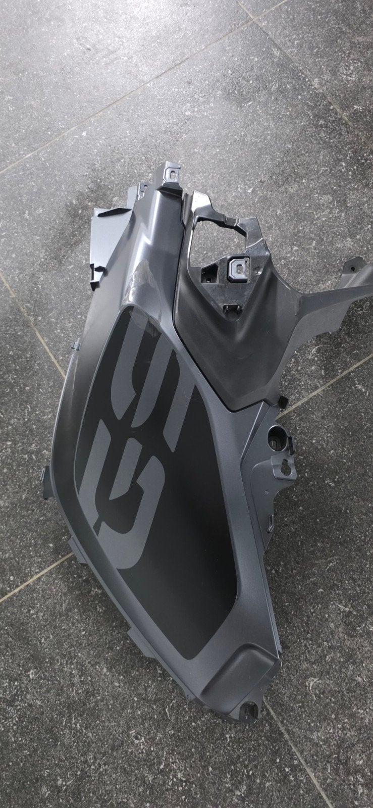 gs 1250 triple black cache droit, Motoren