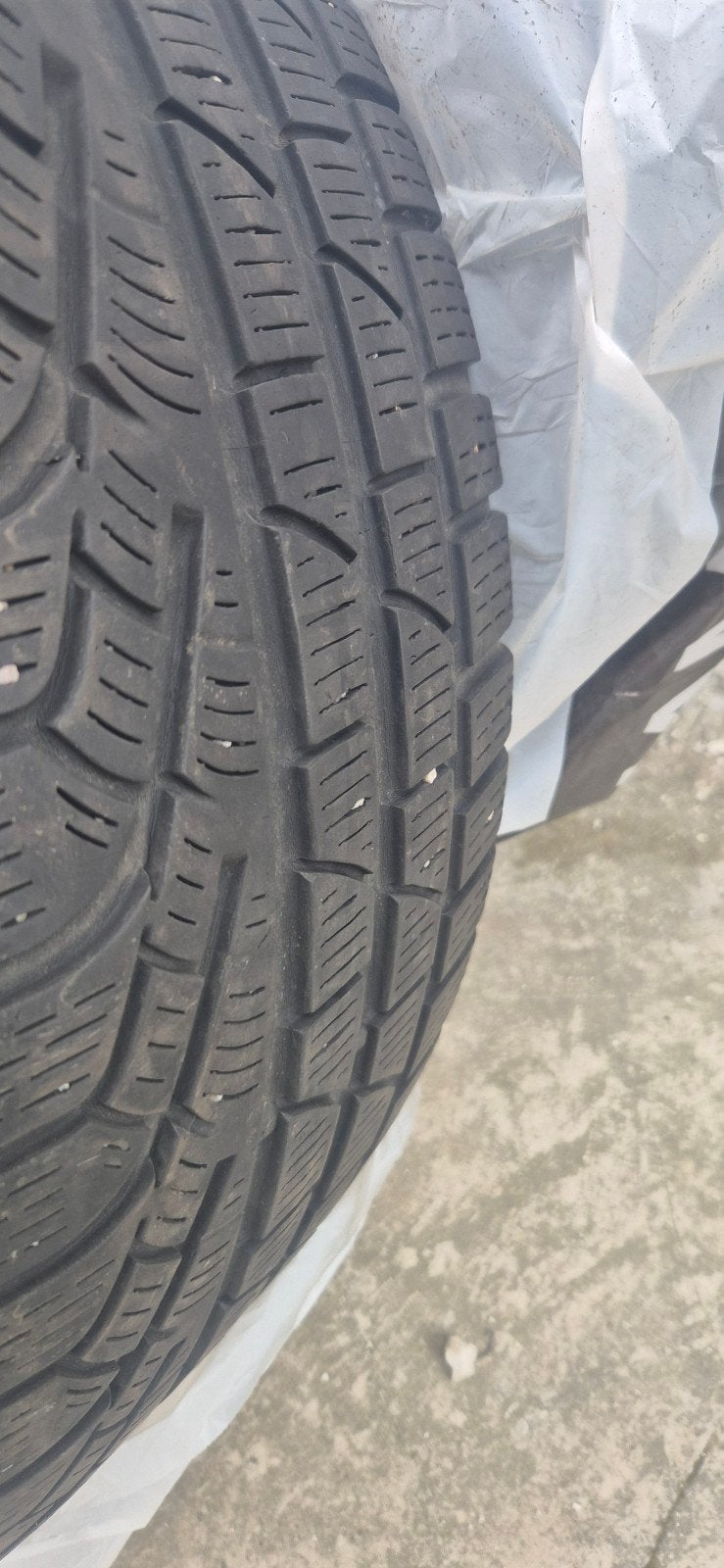 4 Pneus hiver 235/45/18V
2x pirelli et 2 Nangank
Bon état 5/, Enlèvement ou Envoi, Pneus hiver, Pneu(s)