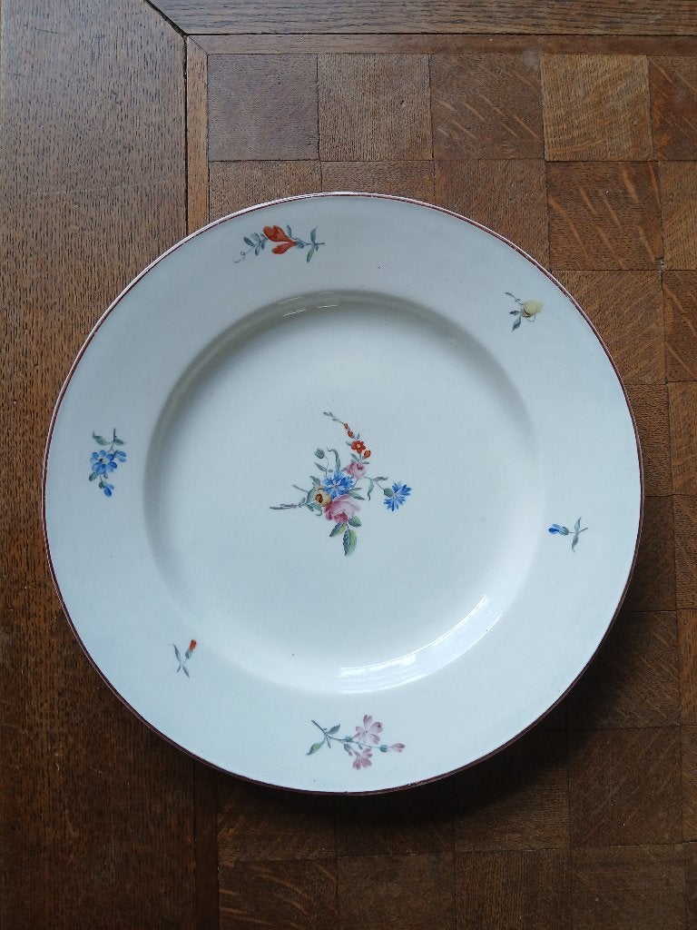 porcelaine de Tournai- assiette polychrome, Antiek en Kunst, Ophalen of Verzenden