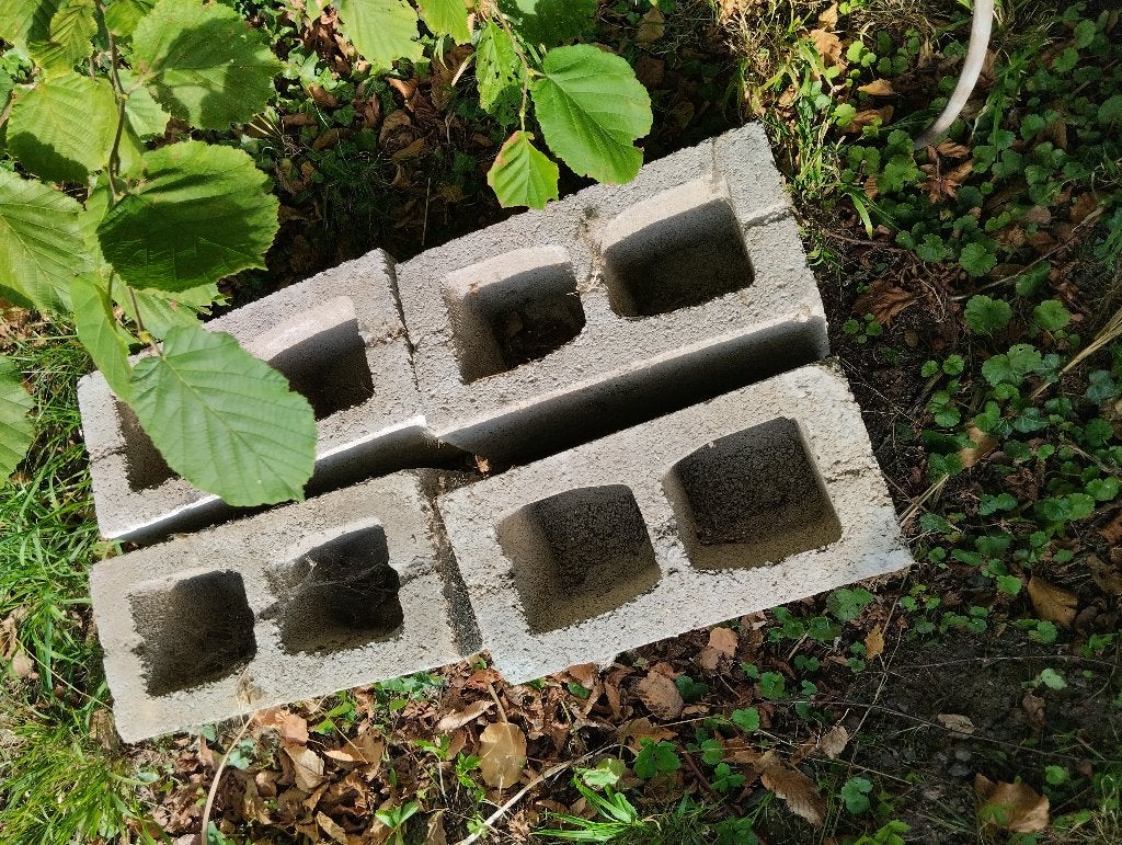 des pierres, Enlèvement, Béton