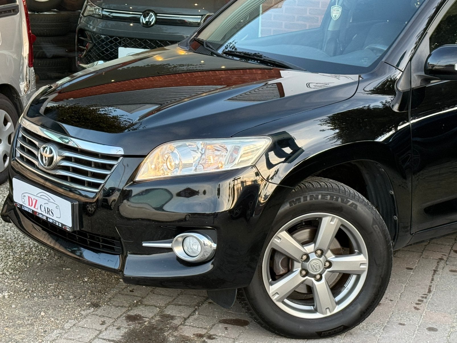 TOYOTA RAV4 4X4 2.2D 150CH |NAVI | CAMÉRA | KEY LESS |, Autos, Euro 5, Entreprise, Noir, 5 portes