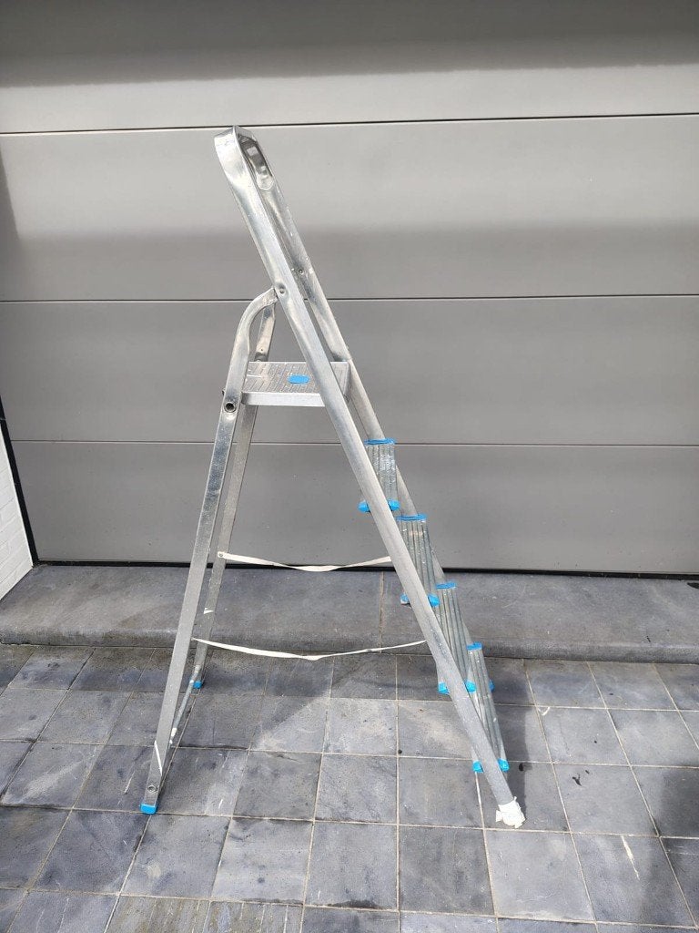 escabeau à 5 marches, Bricolage & Construction, Enlèvement, Utilisé, Échelle, Moins de 2 mètres