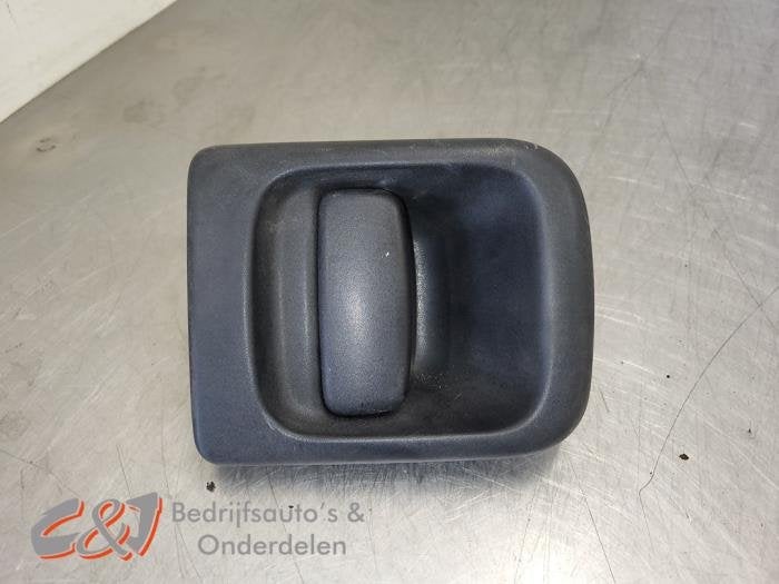 Poignée porte coulissante gauche d'un Renault Master, Renault, -, 3 mois de garantie, Utilisé
