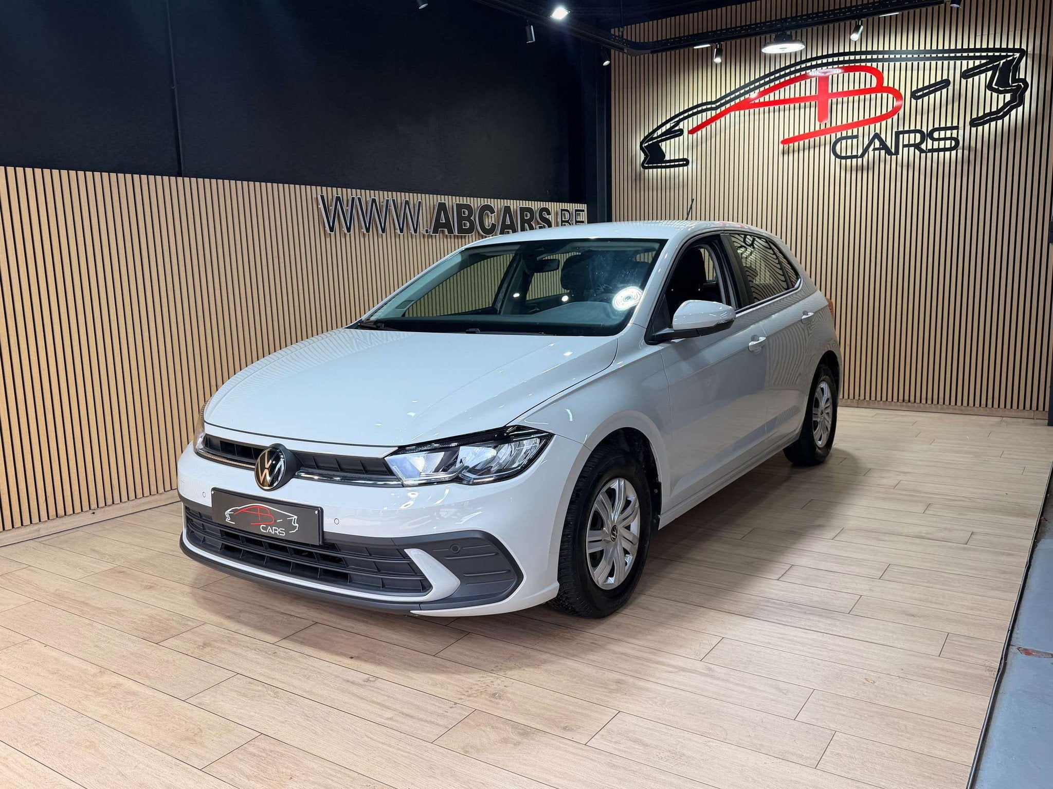 Volkswagen Polo 1.0i * GARANTIE 12 MOIS * 1ER PROP *, Auto's, Stof, Gebruikt, 109 g/km, Bedrijf
