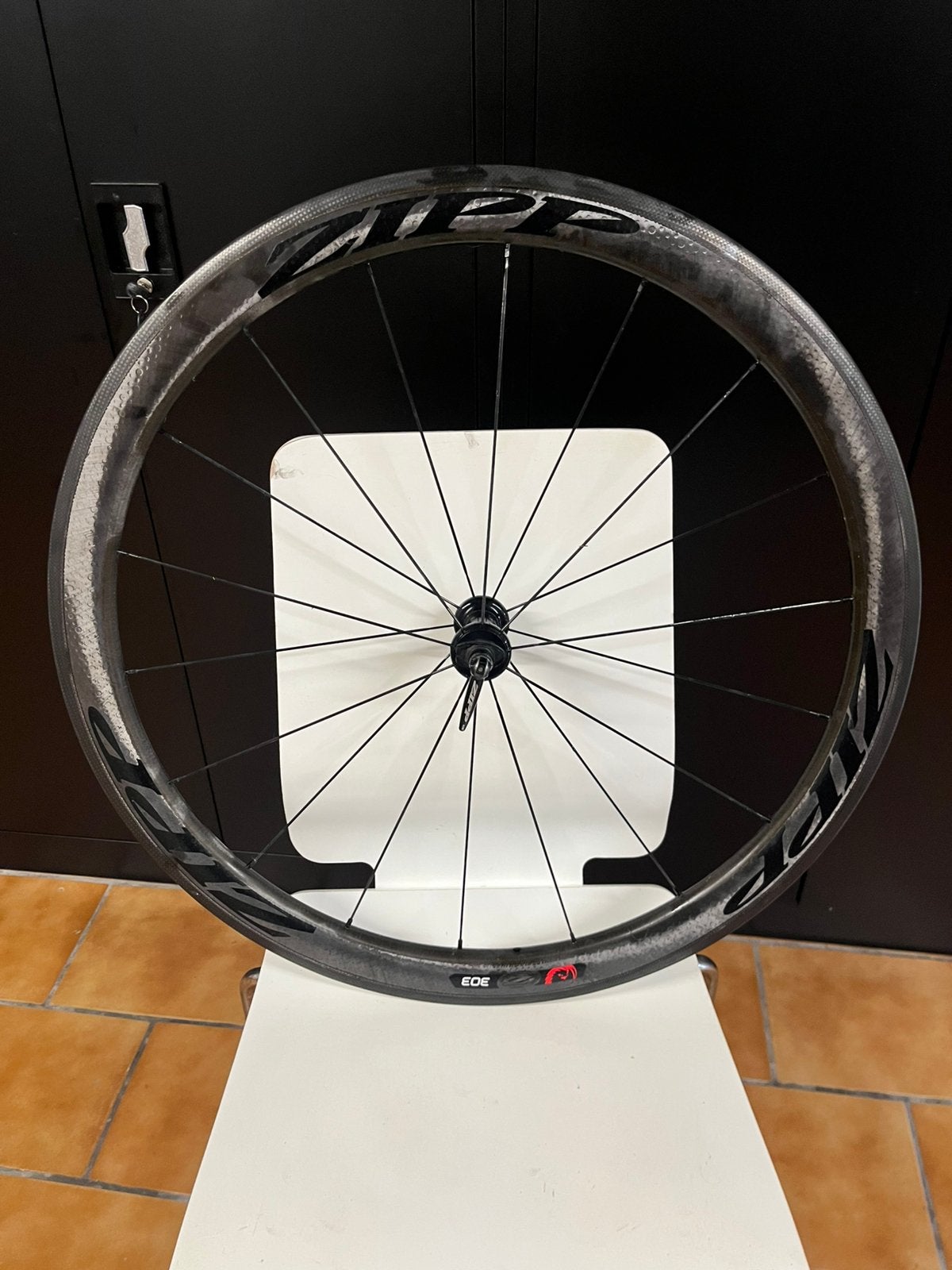 Roue zipp 303 avant carbone, Fietsen en Brommers, Fietsonderdelen, Ophalen, Zo goed als nieuw, Wiel, Carbon