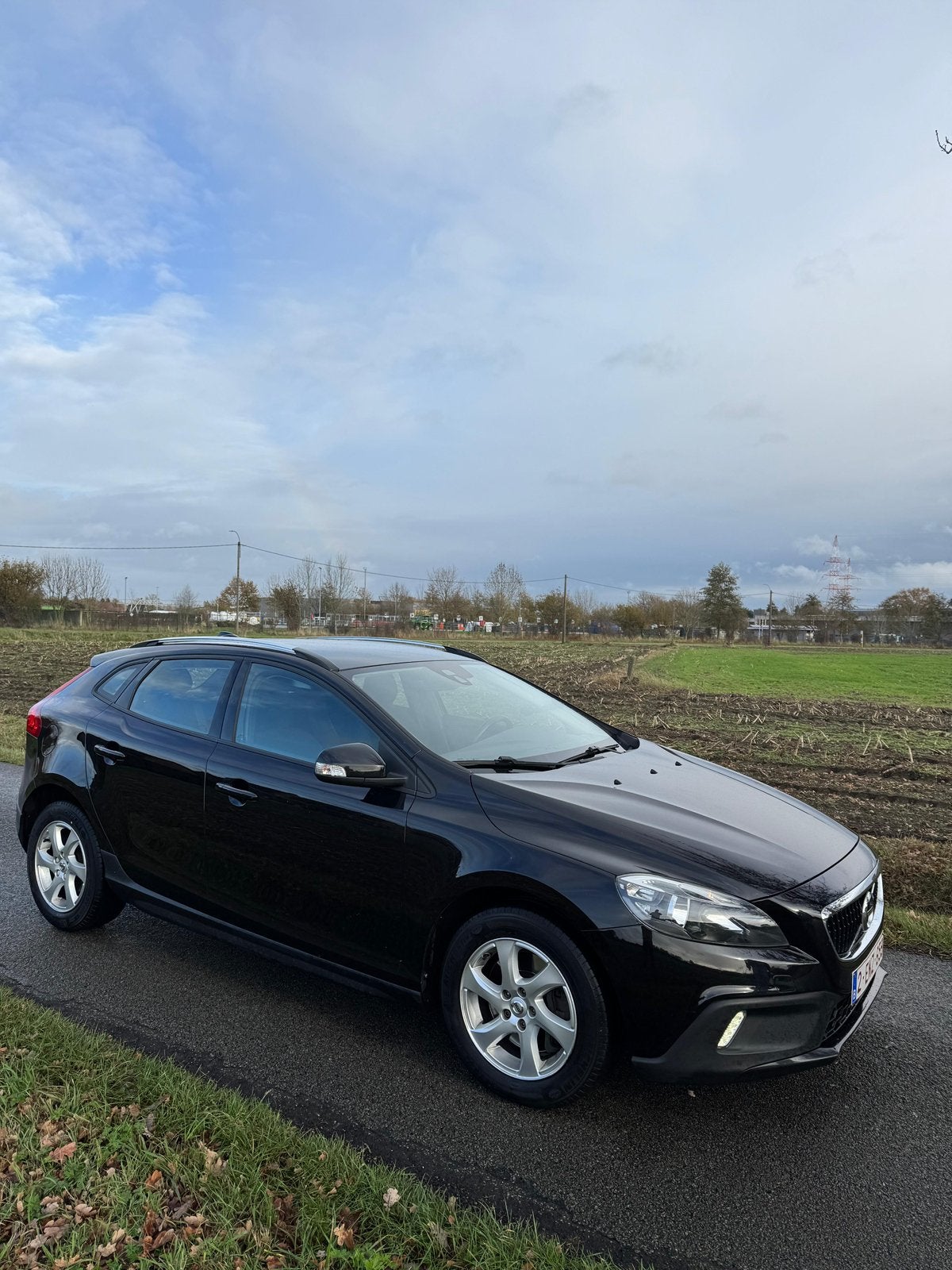 Volvo V40 2.0 D2 Cross Country, Autos, Achat, Noir, 5 portes, 99 g/km