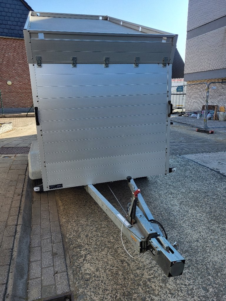 Aanhangwagen, Ophalen, Zo goed als nieuw