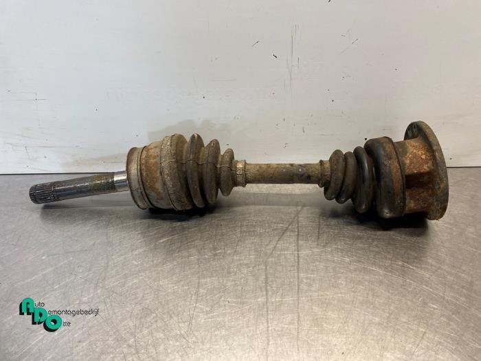 Arbre de transmission avant gauche d'un Nissan Terrano (Terr, -, 3 mois de garantie, Utilisé, -