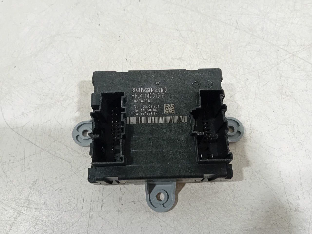 Computer centrale vergrendeling Jaguar XE, Onderdelen@venauto.nl, Van der Ven Autorecycling B.V., Ettenseweg 76, 4706 PB Roosendaal, The Netherlands