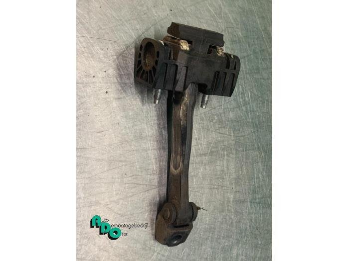 Deurvanger 4Deurs links-achter van een Opel Astra (Astra H 0, Gebruikt, -, -, Opel