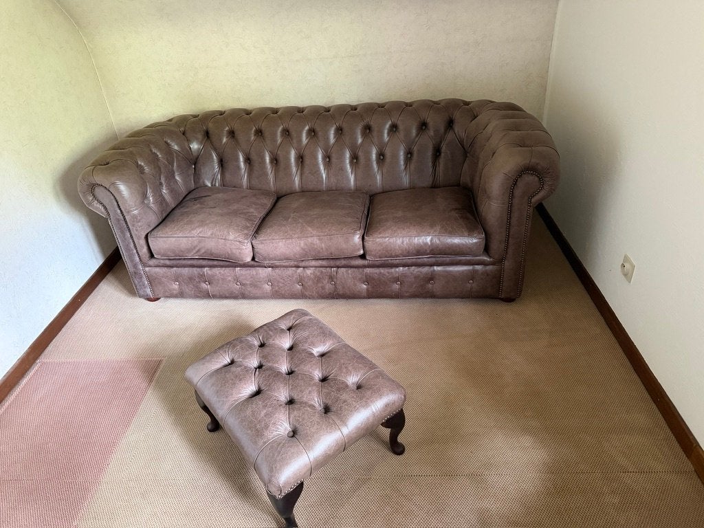 Chesterfield salonset – 3-zit, 2-zit + poef, Huis en Inrichting, Ophalen, Gebruikt, Driepersoons, Leer
