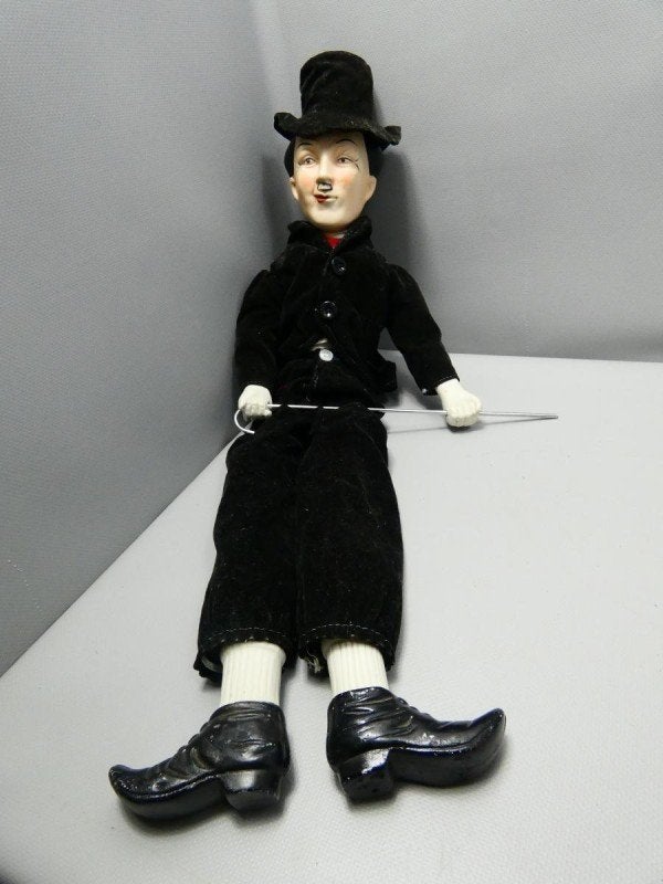 Vintage Porseleinen pop Charlie Chaplin 60cm, Verzamelen, Ophalen, Zo goed als nieuw, Mens
