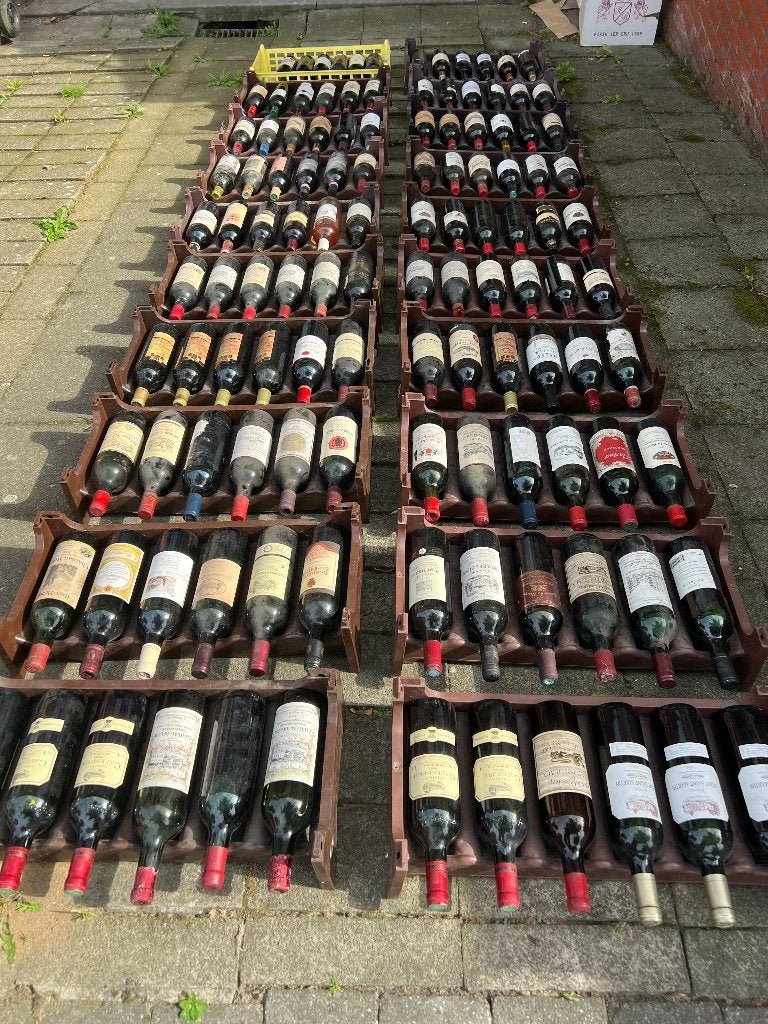 vin, Collections, Pleine, Comme neuf, Enlèvement, Vin rouge