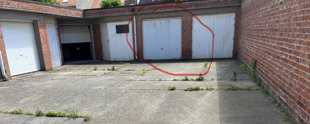 Garage box à louer dans la Duinenstraat à Ostende, Immo, Garages & Places de parking, Ostende